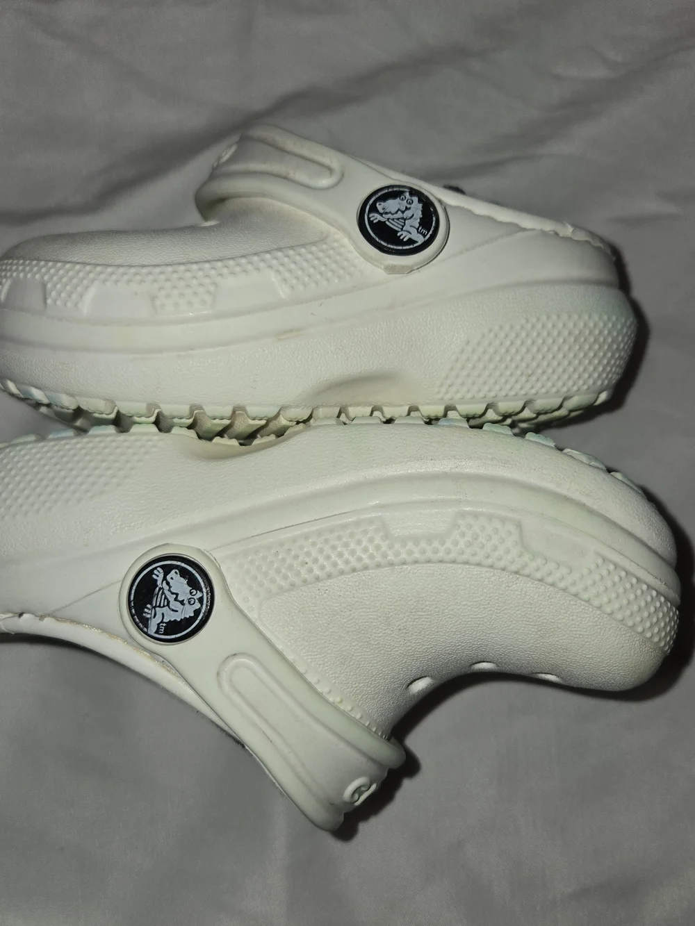 CROCS Kids White Clogs with Black Lining SZ 5C